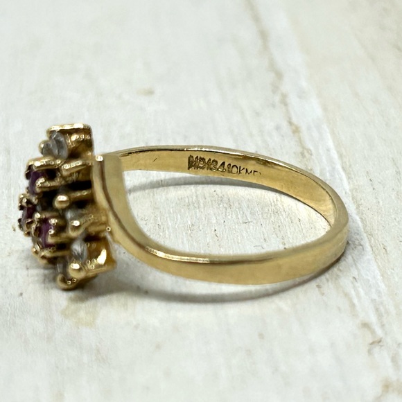 10K white topaz and ruby ring, ~ size 8 - Picture 8 of 12